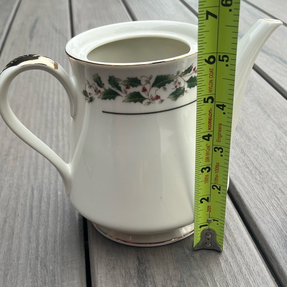 Vintage; Caldor; Porcelain Ware; Coffee Pot; Holiday Holly Leaf Design; In Box - Picture 3 of 10